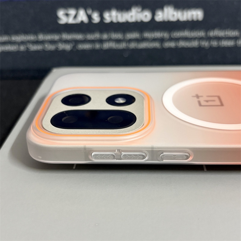 Ultra-thin Gradient Matte Tran - Magsafe Wireless Charger のレビューと価格